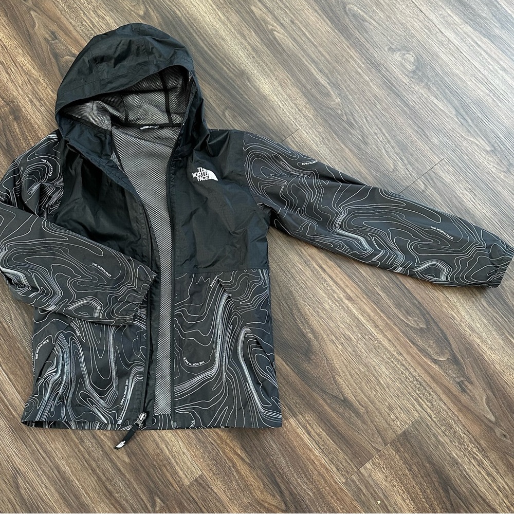 The Northface boys medium rain jacket
